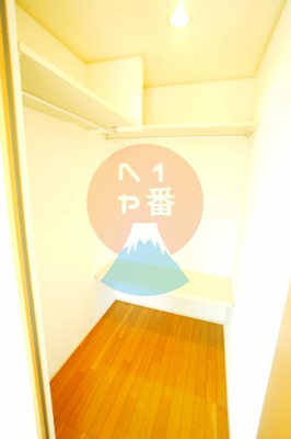 【収納】 | メゾン・ドゥ・プランタン | うれしいウォークインクローゼット付き　※参考写真です