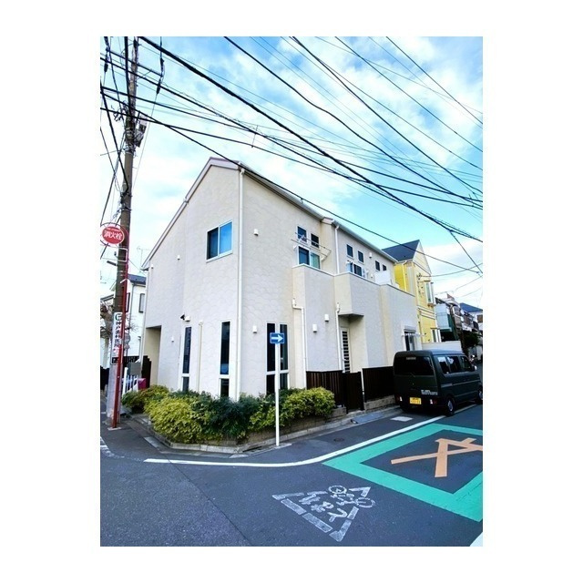 ＣＯＲＮＥＲ　ＨＯＵＳＥ