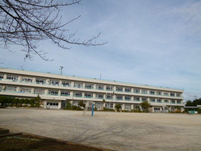 三郷市立戸ヶ崎小学校まで450ｍ