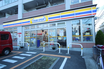 ミニストップ行徳駅前１丁目店まで650m