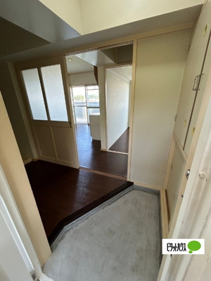 【玄関】 | ヴィラナリー新山1号棟