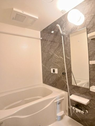 ハマメリースの浴室