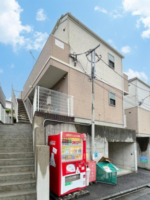 【エントランス】 | フィットハウス平楽壱番館 | エントランス