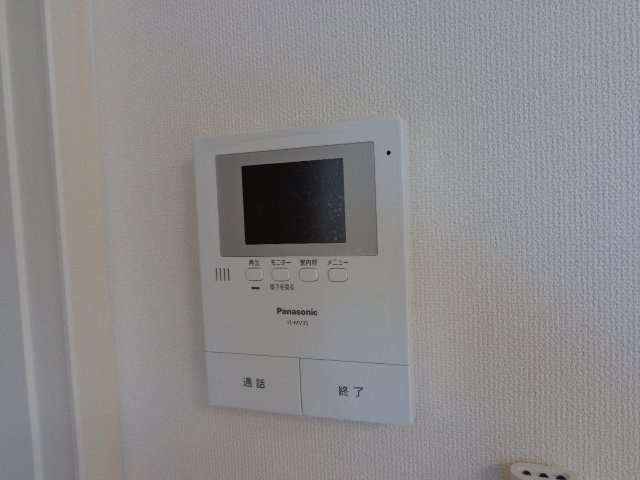 ソレイユ四ツ葉の内装|カメラ付インターホン