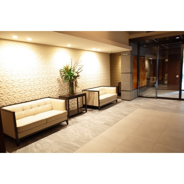 プラウドタワー名古屋伏見のエントランス