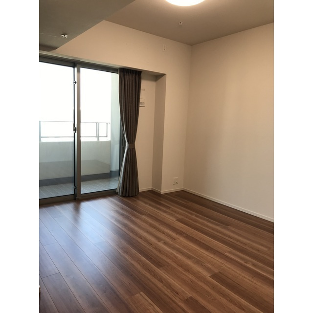 プラウドタワー名古屋栄の居間・リビング|洋室(約8帖)　2020年10月撮影