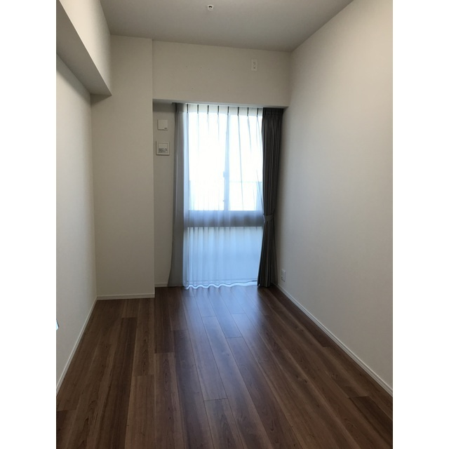 プラウドタワー名古屋栄の居間・リビング|洋室(約5.1帖)　2020年10月撮影