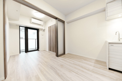 【居間・リビング】 | ベルファース神田神保町 | ※写真は同タイプ住戸です。