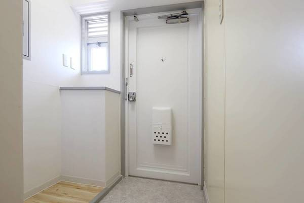 ビレッジハウス草部6号棟の玄関|モデルルームの写真です