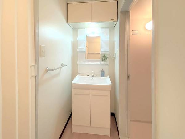 ビレッジハウス草部6号棟の洗面所|モデルルームの写真です