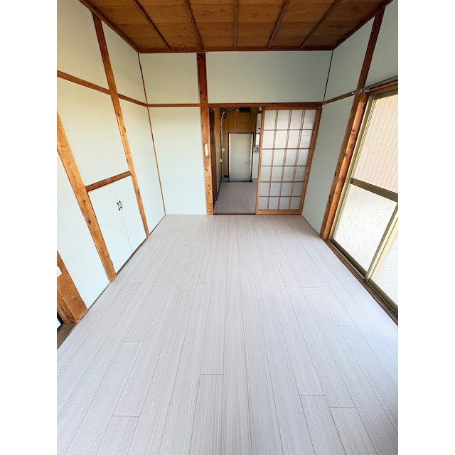 安八郡神戸町大字更屋敷の一戸建ての内装