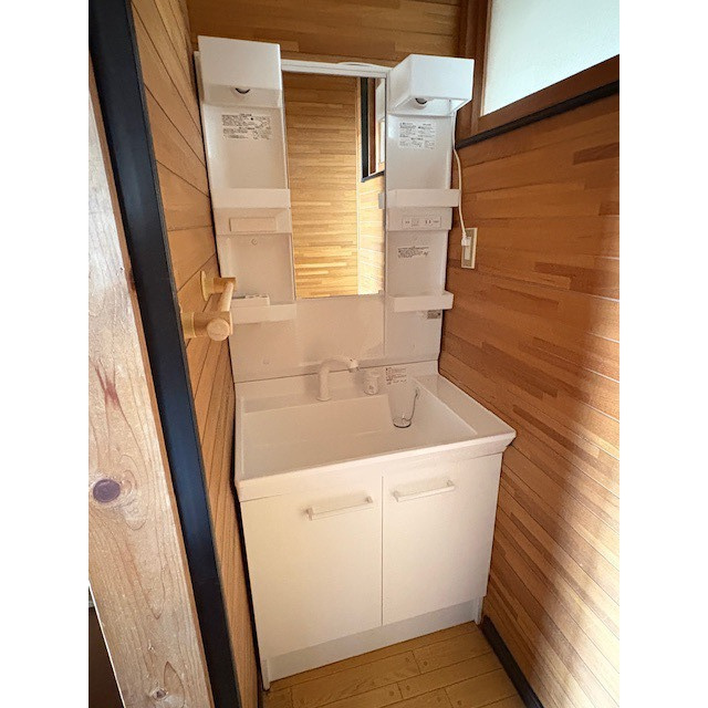 安八郡神戸町大字更屋敷の一戸建ての洗面所