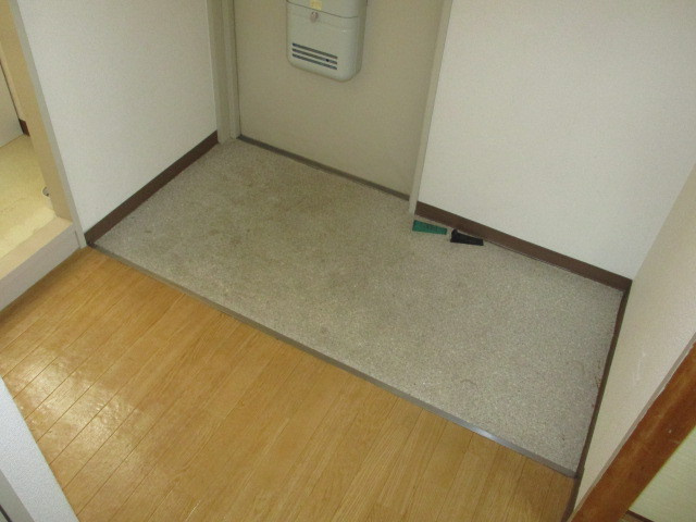 シャルム星和台の玄関