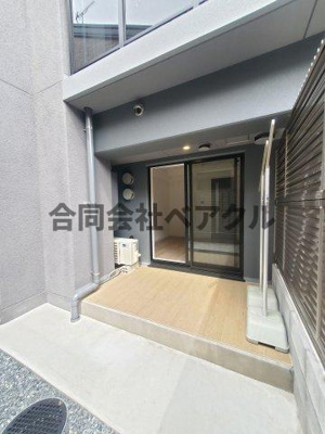 【バルコニー】 | アクアプレイス京都千本丸太町 | 外からの目が気にならないバルコニーで洗濯物が干せます