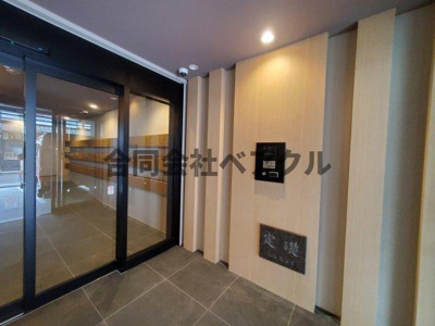 【エントランス】 | アクアプレイス京都千本丸太町 | 落ち着いたエントランスです