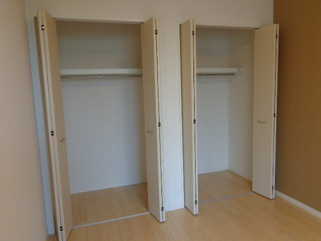 ソレイユ四ツ葉の収納|クローゼット