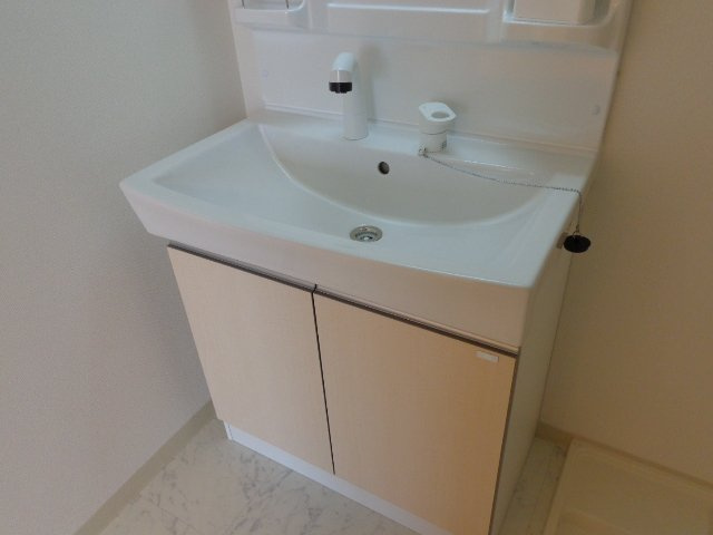 ソレイユ四ツ葉の洗面所|洗髪洗面化粧台