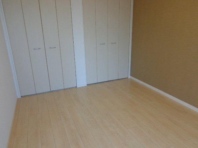 ソレイユ四ツ葉の内装|洋室