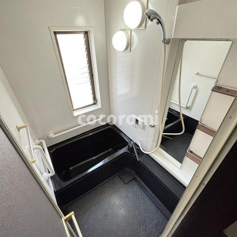 車庫3台付　戸建の浴室