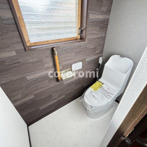 車庫3台付　戸建のトイレ