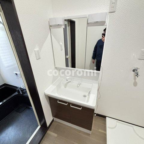 車庫3台付　戸建の洗面所