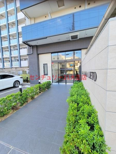 エスリード大阪リエートのエントランス