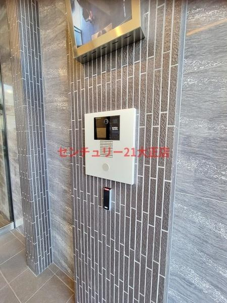 エスリード大阪リエートのエントランス