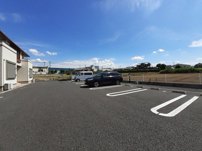 【駐車場】 | ヴィラーリエージュＢ