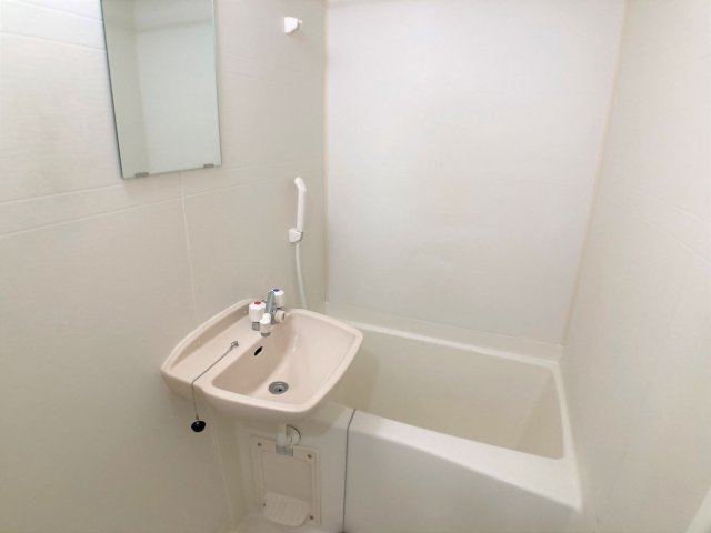 レオパレスコスマーファイブの浴室|設備・仕様は号室により異なる為、現況を優先致します。