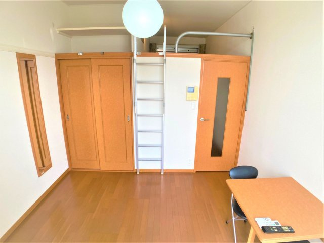 レオパレスエスポワール秋桜の寝室|設備仕様は号室により異なる為、現況を優先とします。