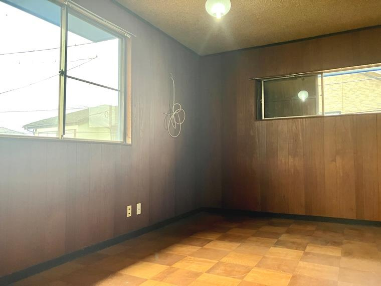 園生町戸建の寝室|広くて明るい寝室