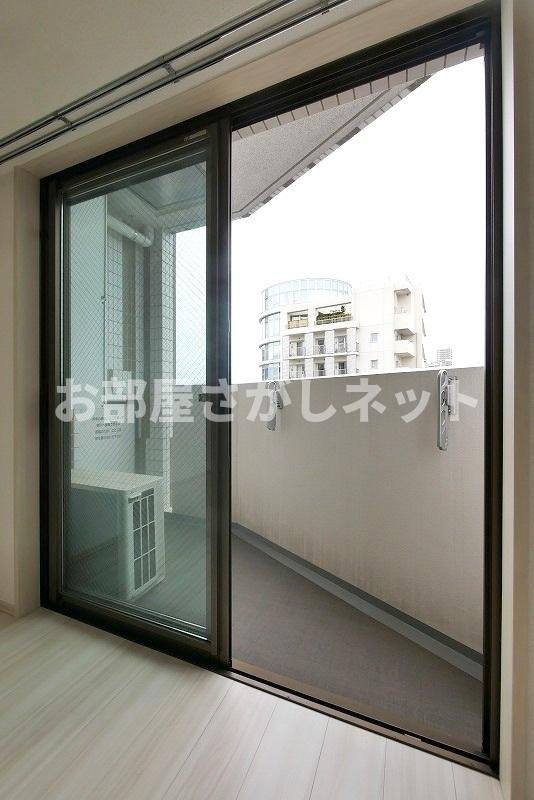 PREMIUM CUBE G 駒沢大学【おとり物件なし】#学生・社会人にオススメ！のバルコニー