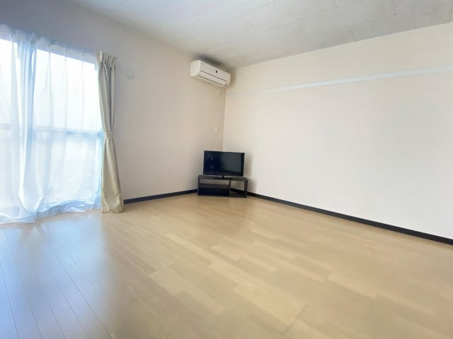 レオネクストマローネの居間・リビング