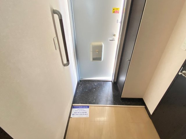 レオネクストマローネの玄関