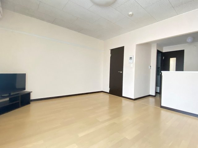 レオネクストマローネの居間・リビング