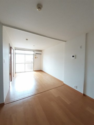 【居間・リビング】 | フルール古都Ｂ | 居間です