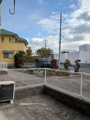 【庭】 | リンデンバウム・ナンバ | お庭です