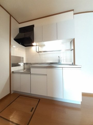 【キッチン】 | リンデンバウム・ナンバ | きれいなキッチンです