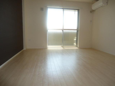 【内装】 | ソレアード | 洋室