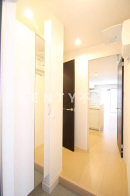 【玄関】 | ブルーム | 収納もある玄関です