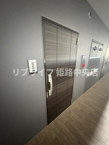 ＬＥＭＩＺＥ手柄の玄関