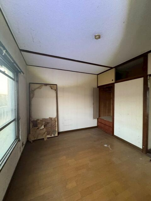 ＤＩＹ可　鎌ヶ谷グリーンハイツ１７号棟の居間・リビング|クリーニング前です