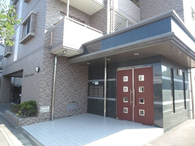アスティオン真州崎のエントランス