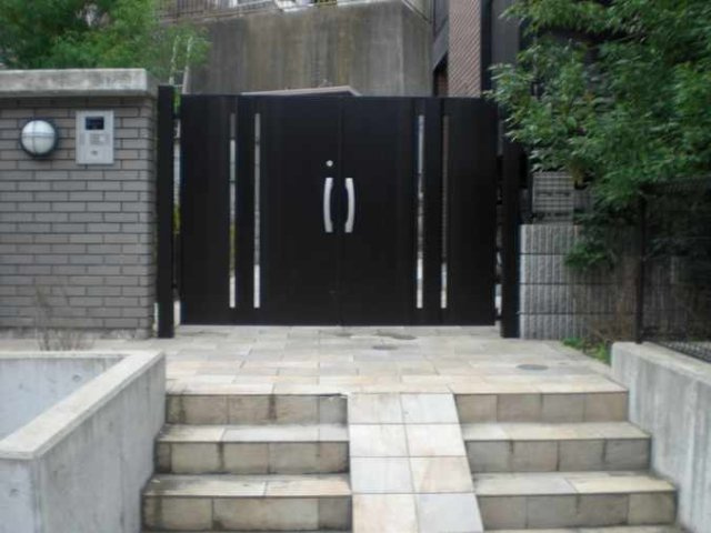 レオパレスカサデルソルⅢのその他|オートロックゲート付き。