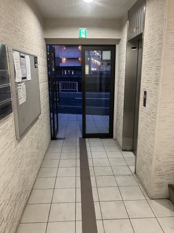 ハイツ・ラ・ビスタのエントランス