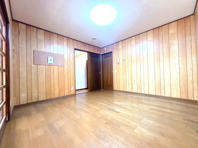 花巻市中根子字明堂　土地建物の洋室