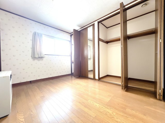 花巻市中根子字明堂　土地建物の洋室