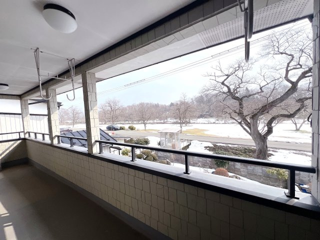 花巻市中根子字明堂　土地建物のバルコニー