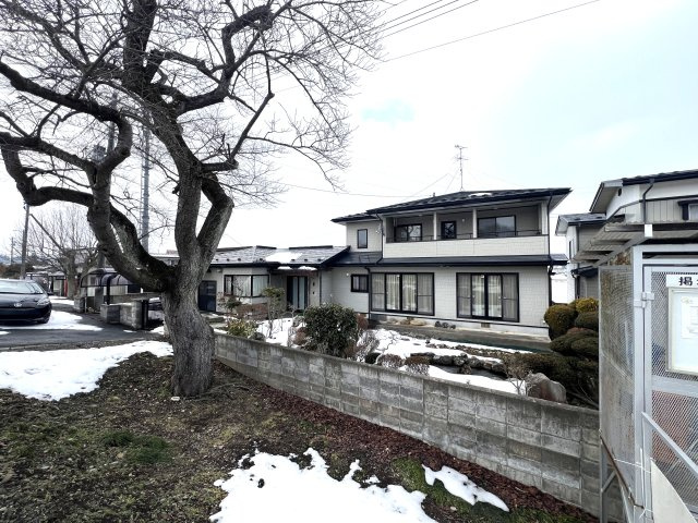 花巻市中根子字明堂　土地建物の外観