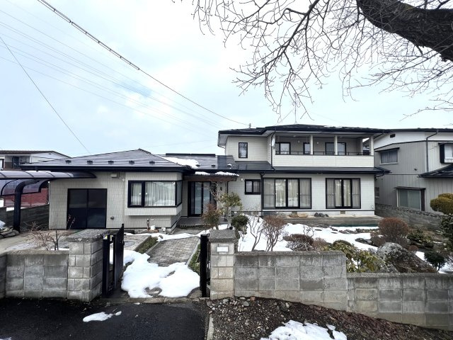 花巻市中根子字明堂　土地建物の外観